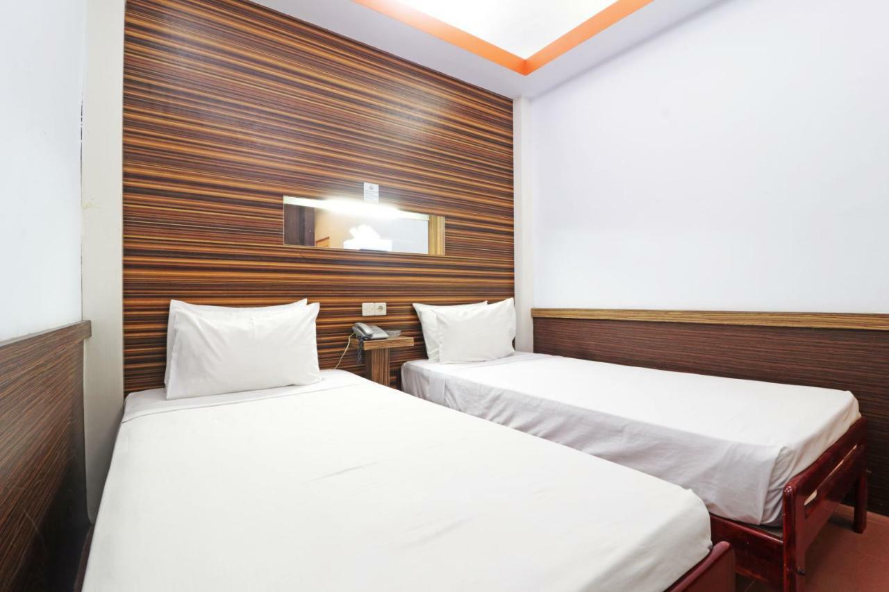 Mutiara Sari Hotel Makassar Exterior photo